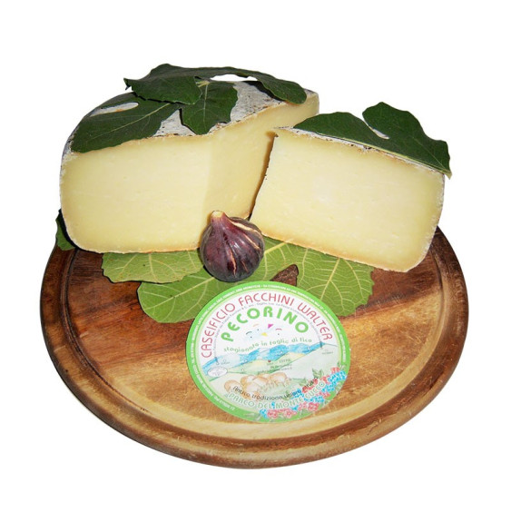 Formaggio Pecorino Stagionato in Foglie di Fico - Caseificio Facchini